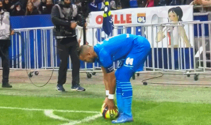 拉波尔塔：重返诺坎普是历史性的时刻，新票价略高于平均水平（拉波尔塔：重回诺坎普是里程碑时刻，新票价仅略高于均价）