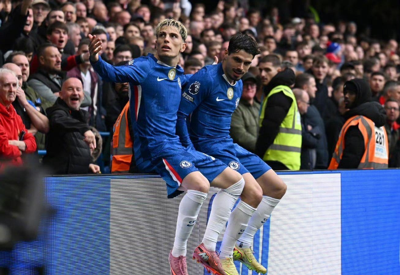 德媒：纳帅已向施蒂勒解释未征召原因，后者仍有望参加世界杯（德媒：纳格尔斯曼已向施蒂勒说明未入选原因，仍有望出征世界杯）