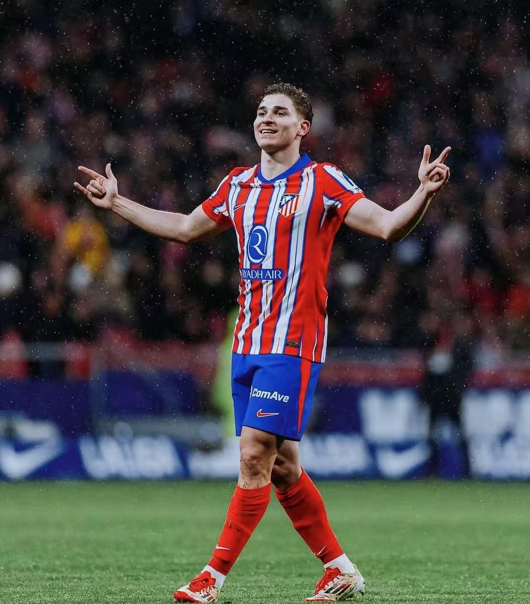 球迷在青年欧冠里对切尔西球员进行种族歧视，卡拉巴赫被罚款（青年欧冠发生针对切尔西球员的种族歧视事件，卡拉巴赫被罚款）