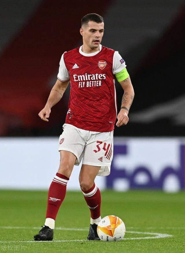 就在今天，12月8日凌晨！中超传来了青岛西海岸、武汉三镇和海港的新消息（12月8日凌晨，中超最新动态：青岛西海岸、武汉三镇与海港传来新进展）